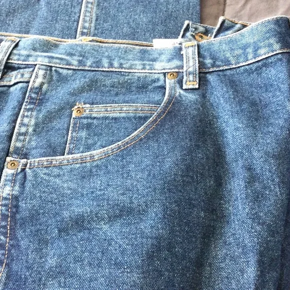 Wrangler Rugged Wear Jeans 48 x 32 - Picture 3 of 11